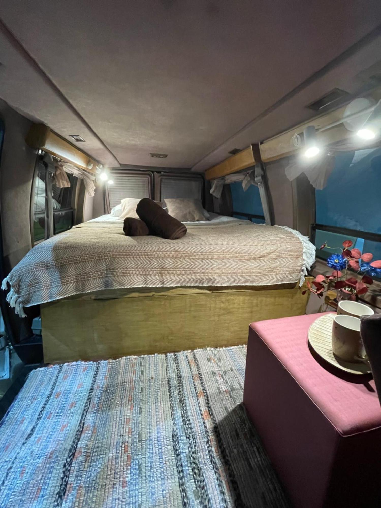 Urban Van Glamping 리가 외부 사진